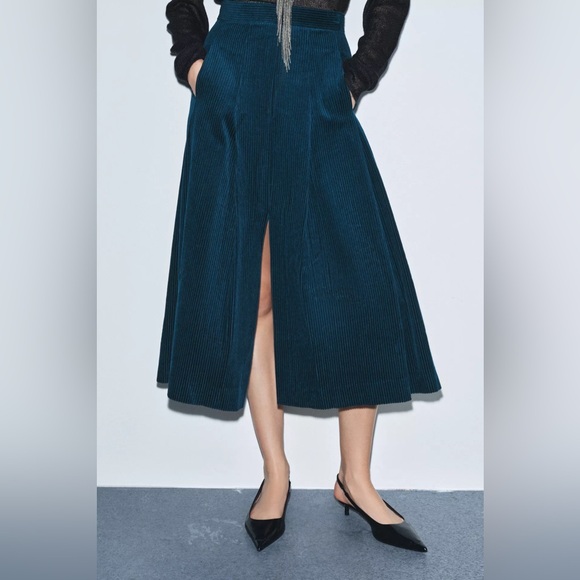 Zara Dresses & Skirts - ZARA CORDUROY MIDI SKIRT ZW COLLECTION